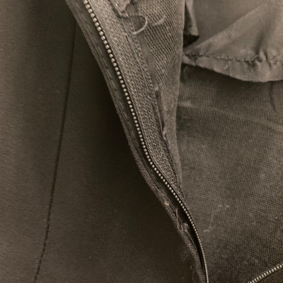 Vintage 1960s Black Sleeveless V-Neck Back Zip Crepe Dress w/ Rhinestones Size 0 - Picture 15 of 15